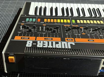 Roland-Jupiter 8